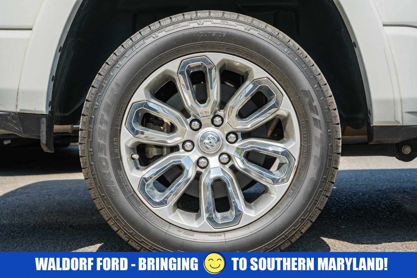 Used 2022 RAM 1500 Laramie w/ Sport Appearance Package AWD/4WD image 19