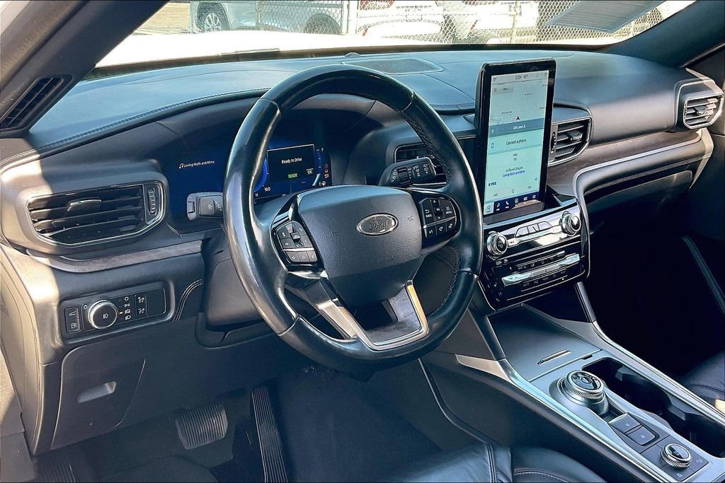 Certified 2023 Ford Explorer Platinum w/ Technology Package image 12
