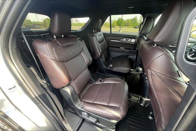 Certified 2025 Ford Explorer Platinum w/ Ultimate Package image 17