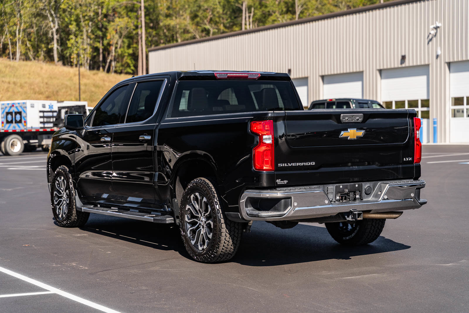 Used 2022 Chevrolet Silverado 1500 LTZ w/ Max Trailering Package RWD image 5