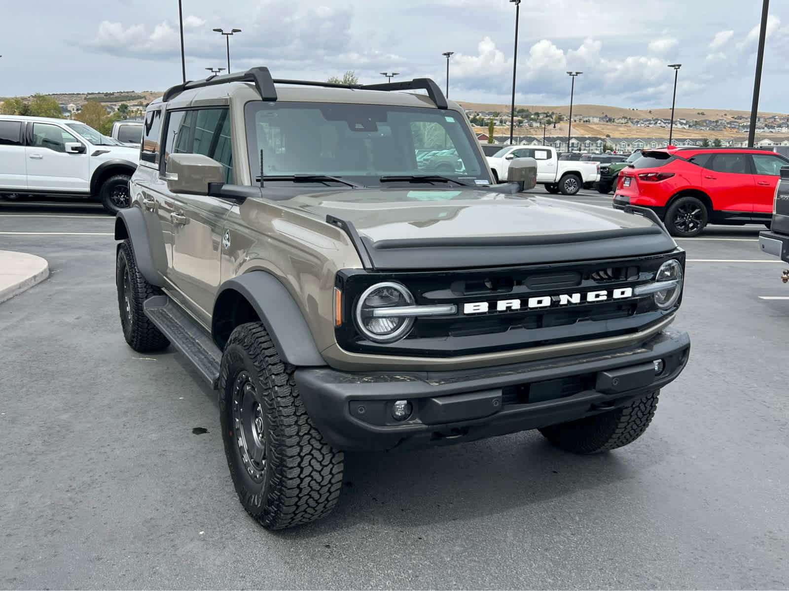 Certified 2025 Ford Bronco Outer Banks w/ Sasquatch Package AWD/4WD image 4