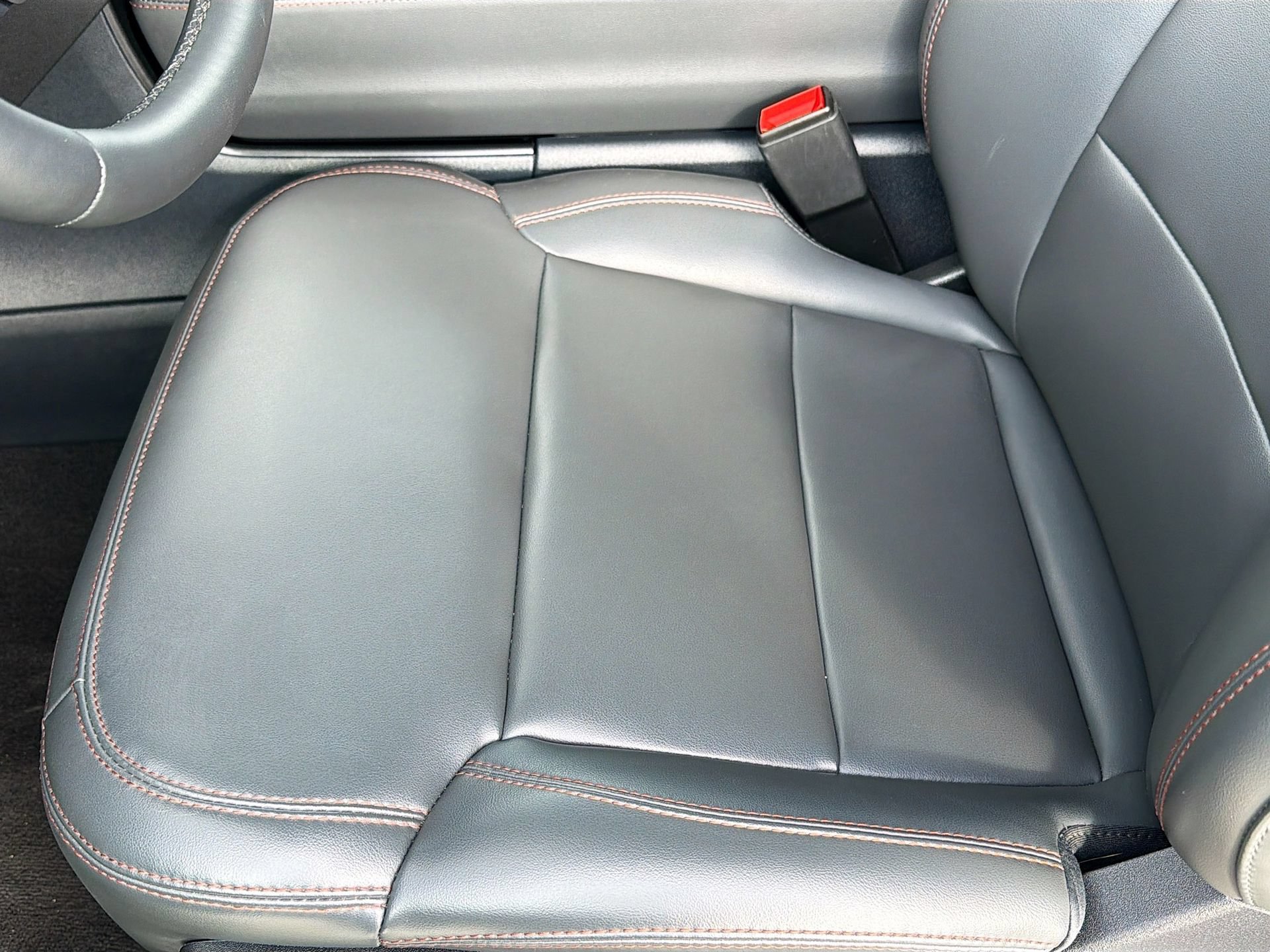 Certified 2025 Ford Expedition Active AWD/4WD image 25