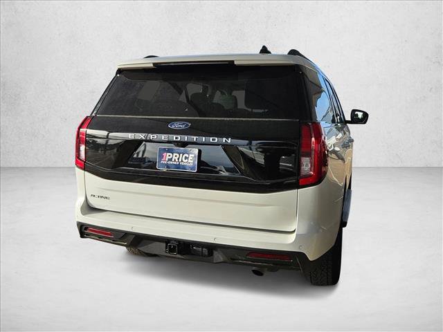 Certified 2025 Ford Expedition Active image 3