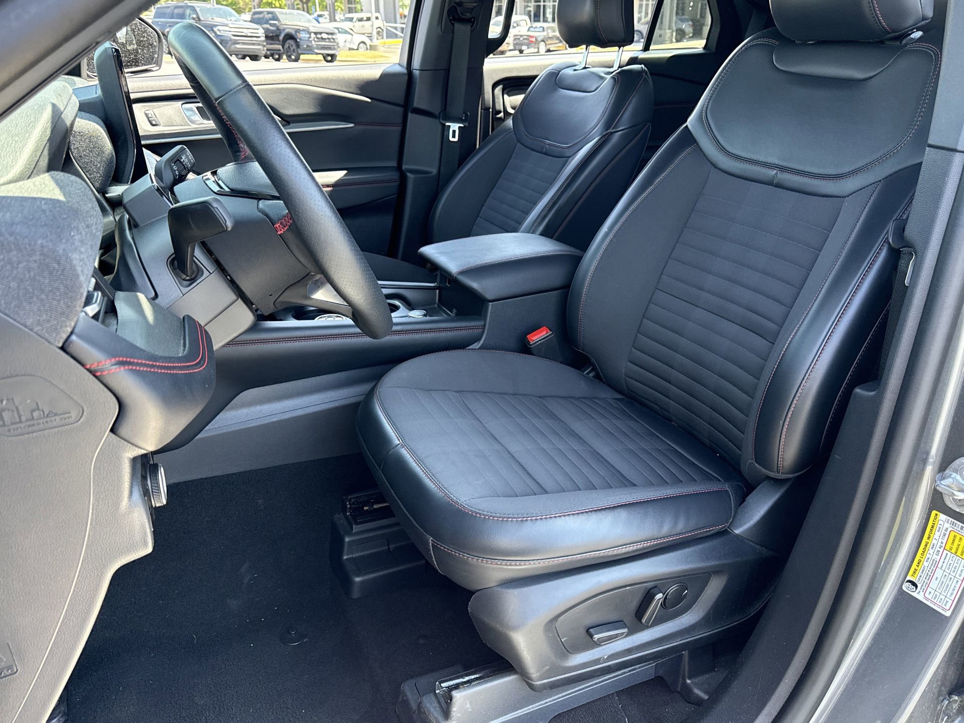 Certified 2025 Ford Explorer ST-Line w/ ST-Line Street Pack image 16