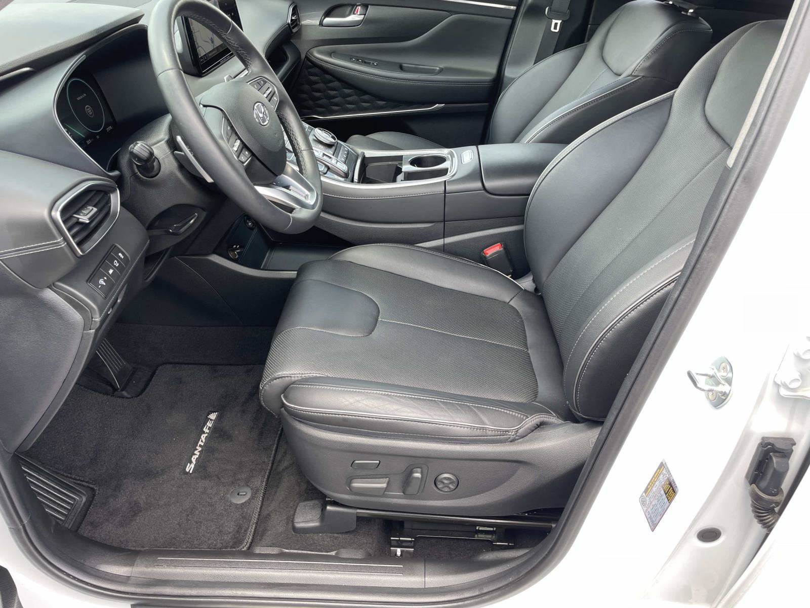 Used 2023 Hyundai Santa Fe Limited AWD/4WD image 16