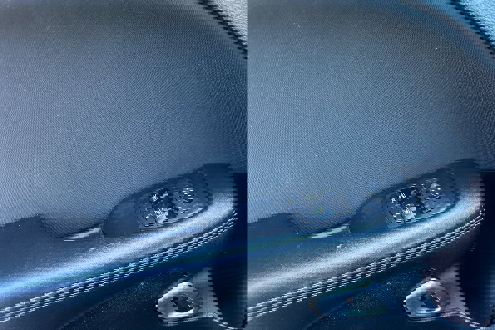 Used 2018 Dodge Challenger SXT w/ Blacktop Package image 14