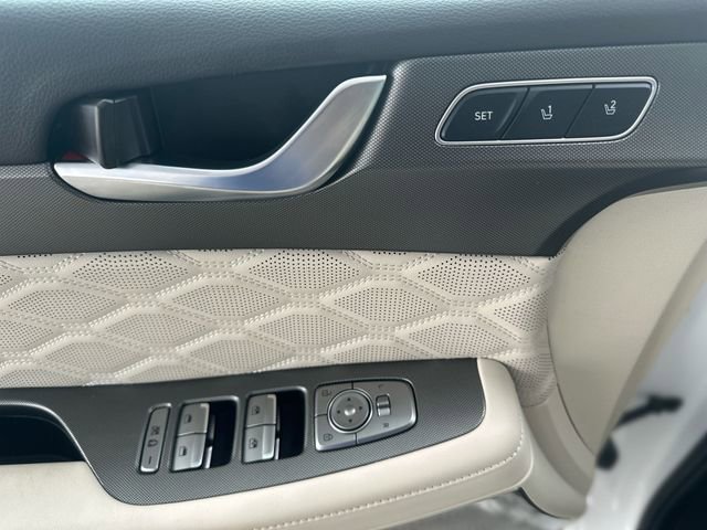 Used 2021 Hyundai Palisade Calligraphy image 14