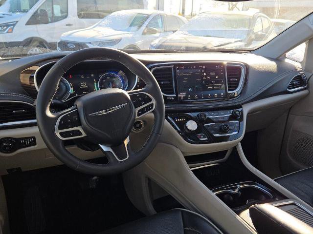 Used 2024 Chrysler Pacifica Limited FWD image 21