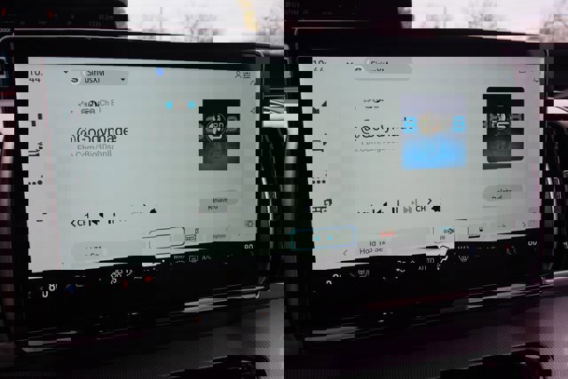 Certified 2025 Ford Expedition Active image 30