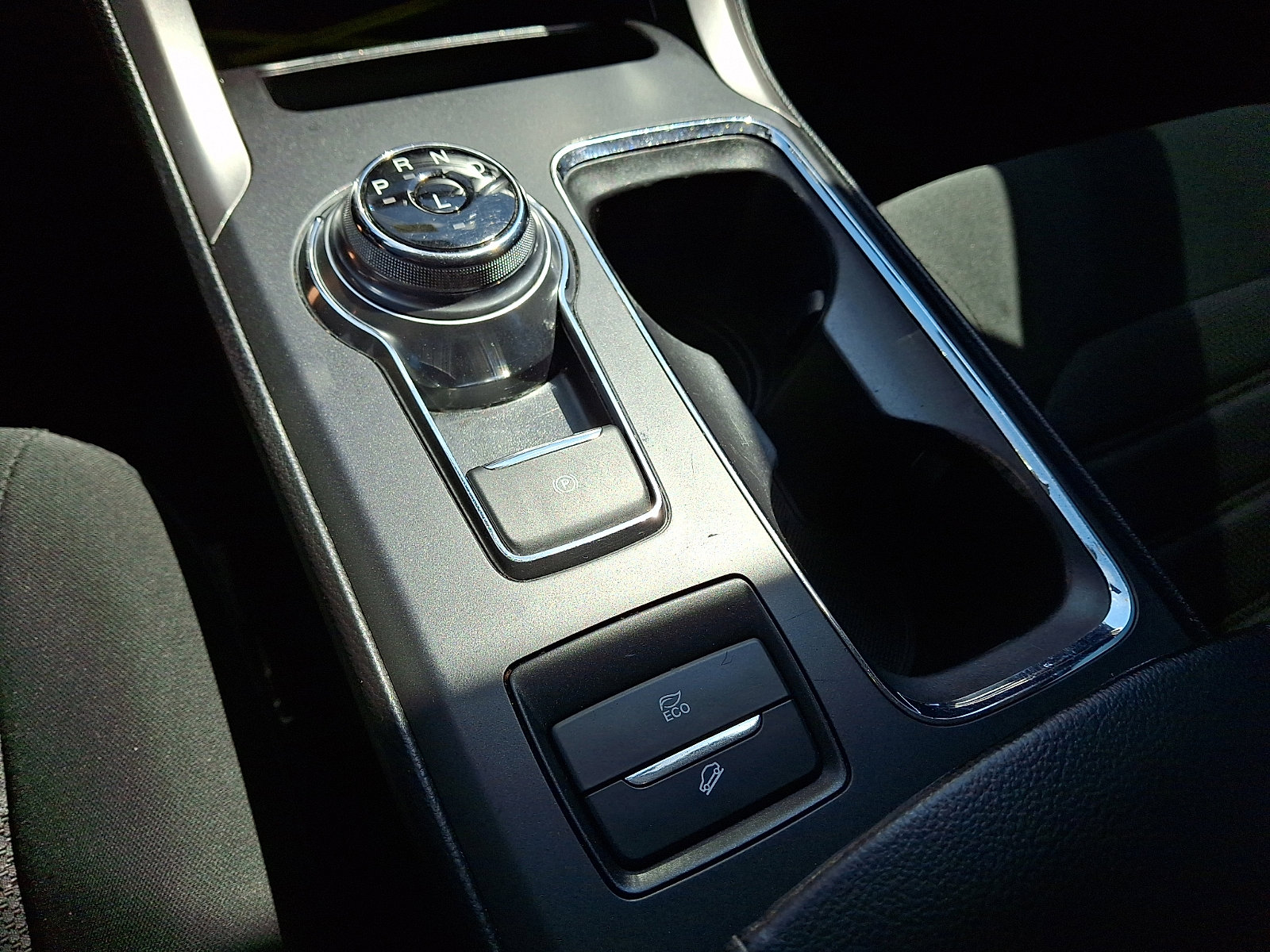 Certified 2020 Ford Fusion SE FWD image 17