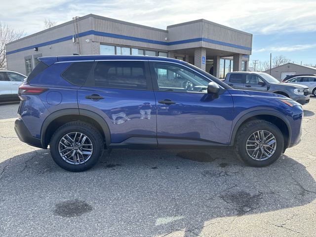 Used 2023 Nissan Rogue S image 4