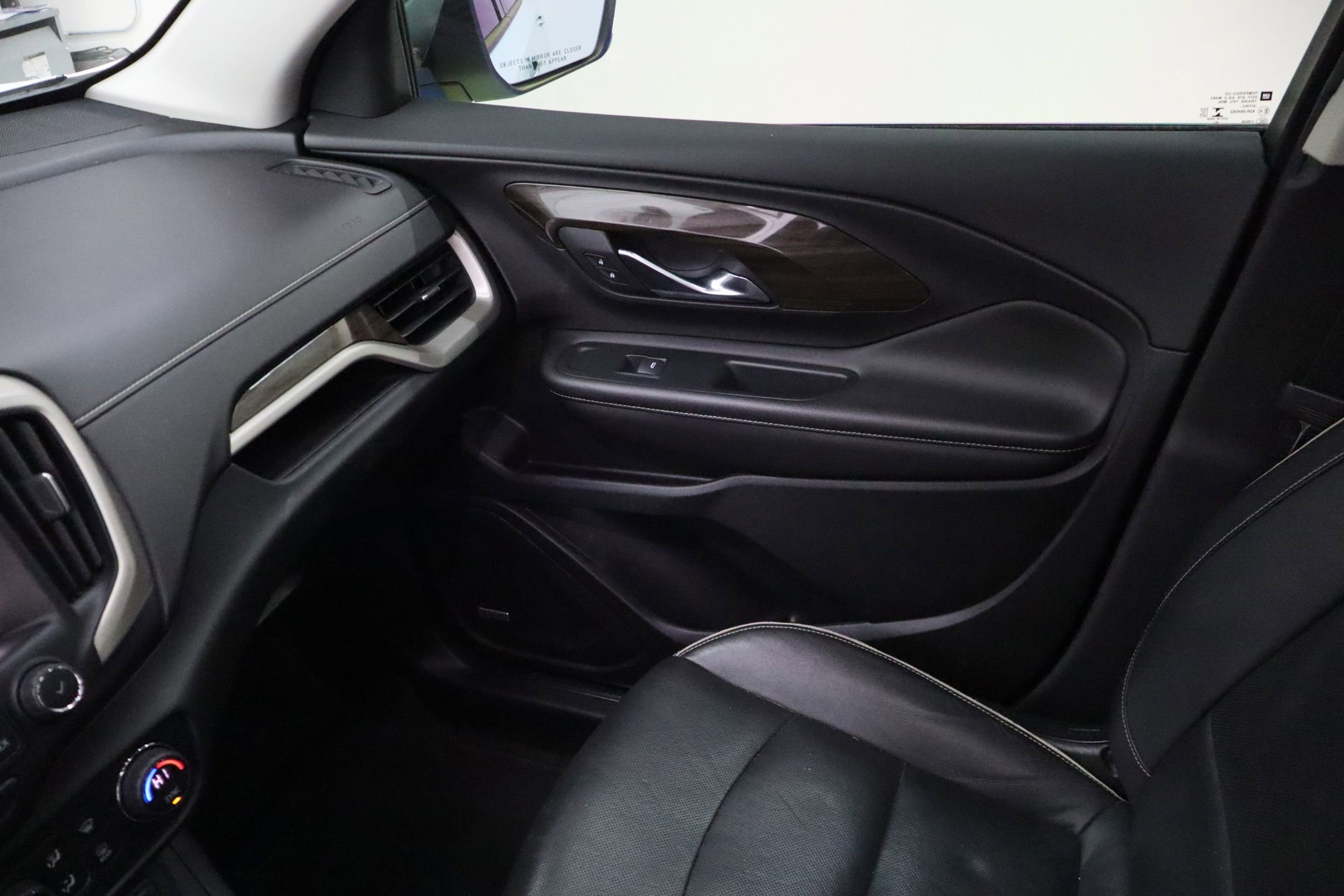 Used 2019 GMC Terrain Denali w/ Advanced Safety Package image 22