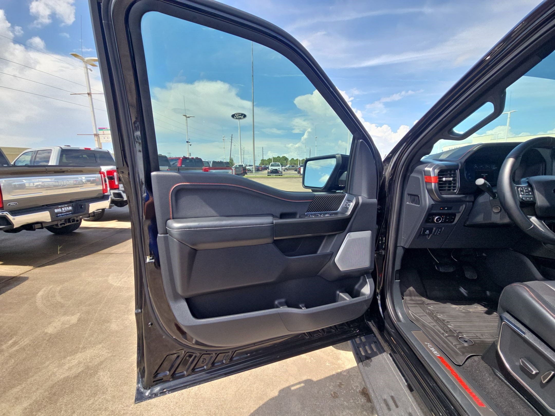 Certified 2025 Ford F150 Raptor AWD/4WD image 14