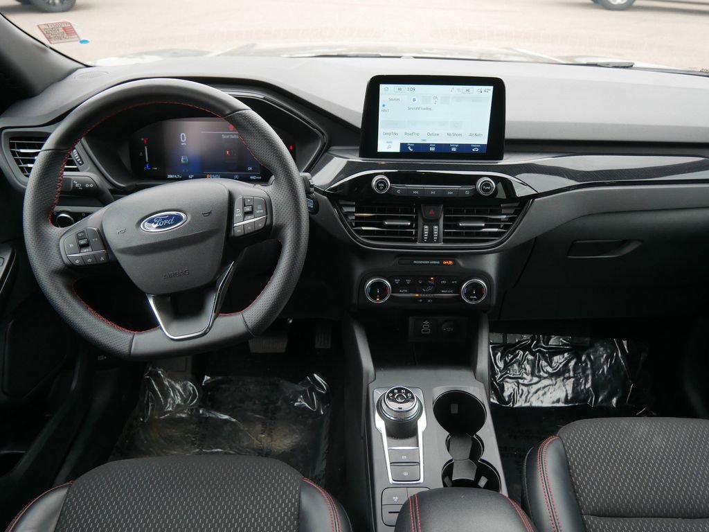 Certified 2025 Ford Escape ST-Line AWD/4WD image 15