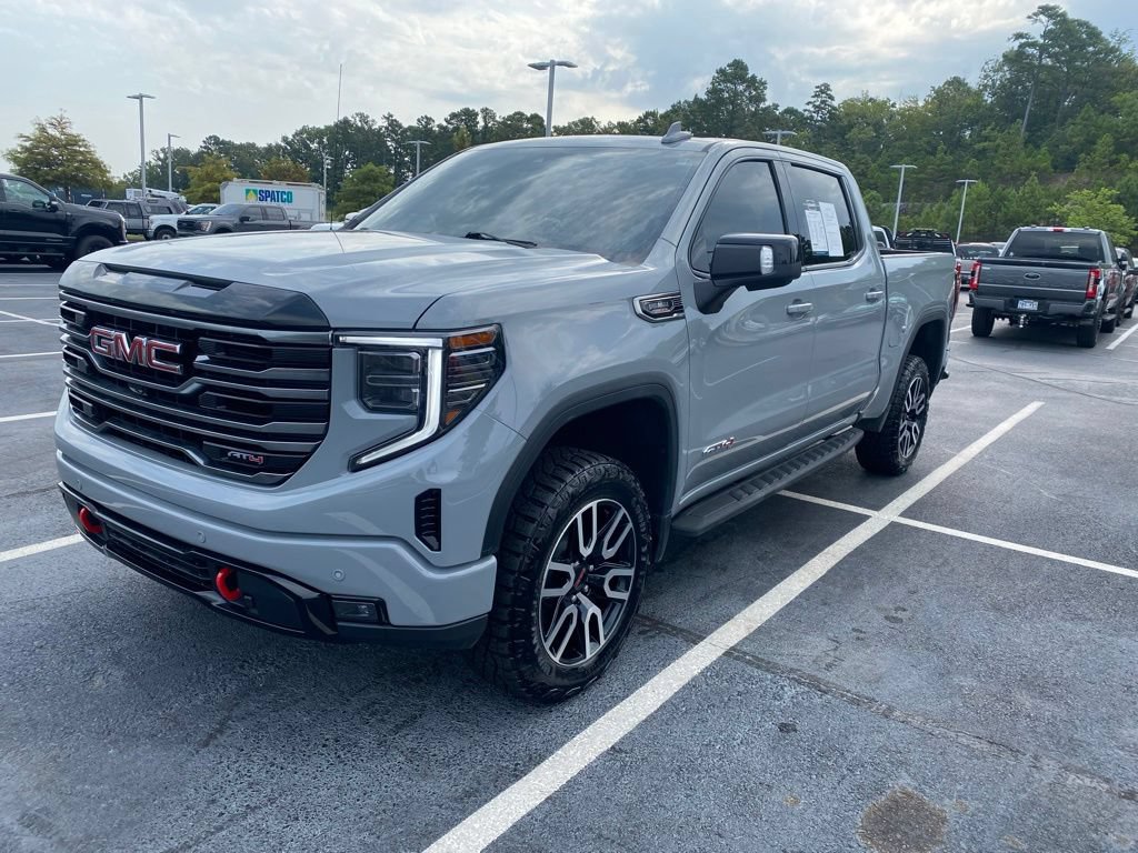 Used 2025 GMC Sierra 1500 AT4 w/ AT4 Premium Package AWD/4WD image 3