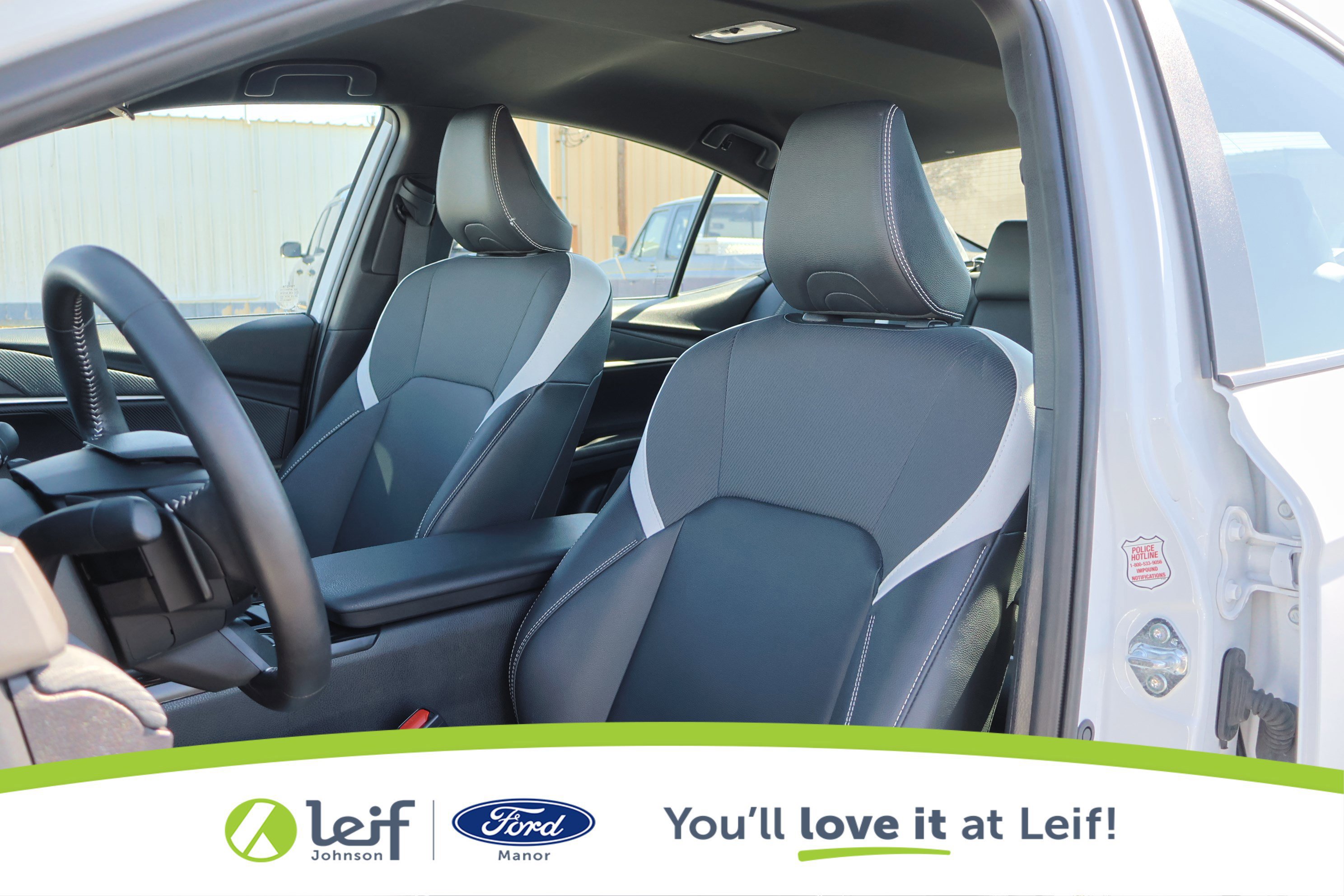 Used 2025 Toyota Camry SE image 12