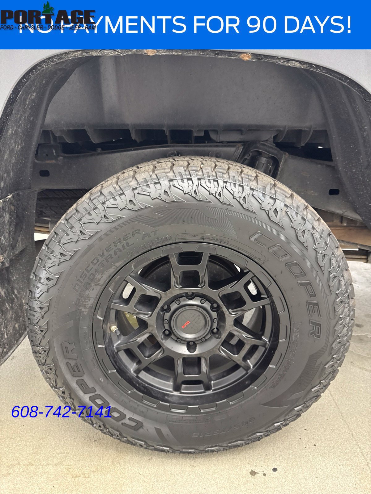 Used 2020 Toyota Tacoma SR5 AWD/4WD image 33