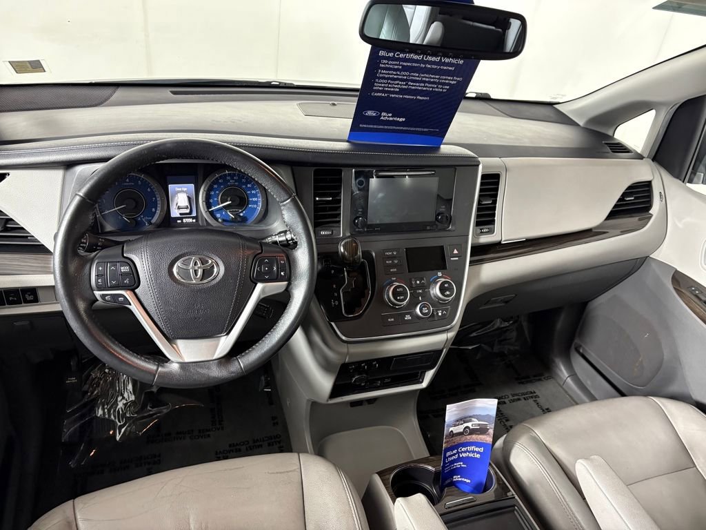 Used 2017 Toyota Sienna AWD image 26