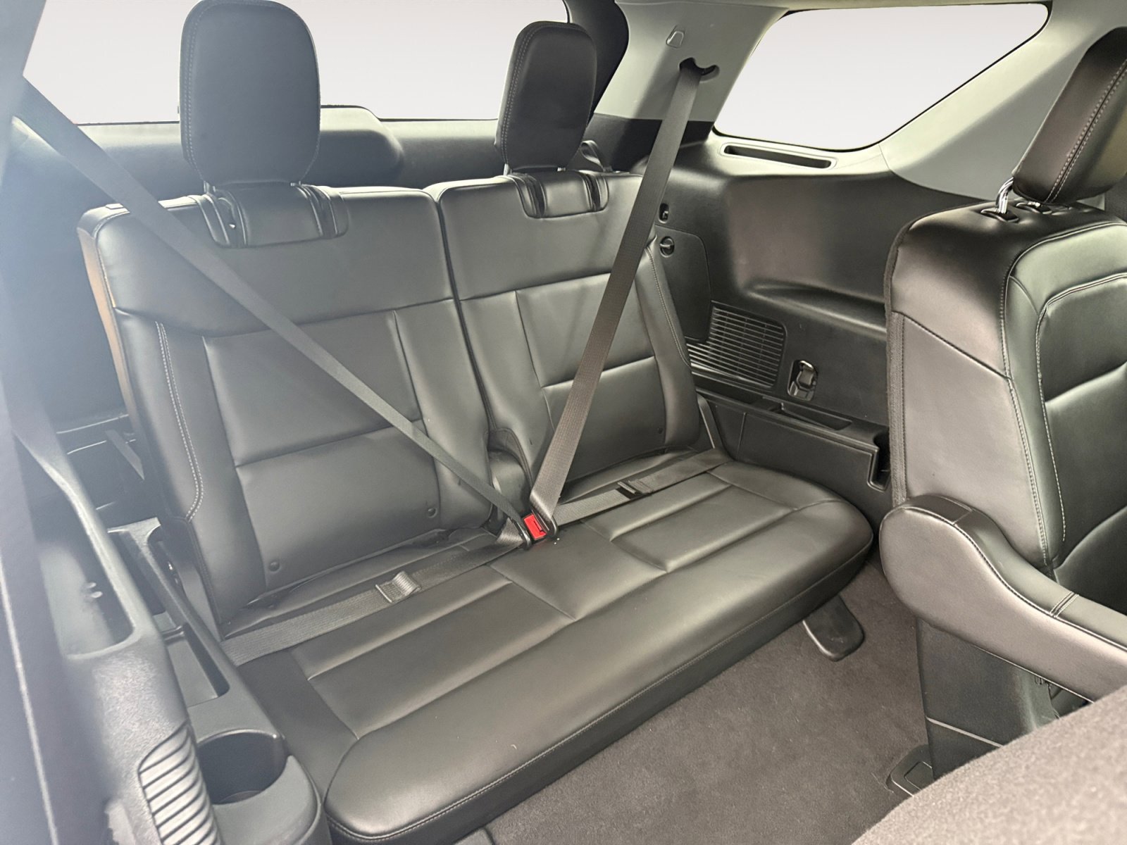 Certified 2022 Ford Explorer XLT w/ Equipment Group 202A image 19