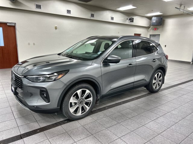 Certified 2025 Ford Escape Platinum w/ Premium Technology Package AWD/4WD image 3
