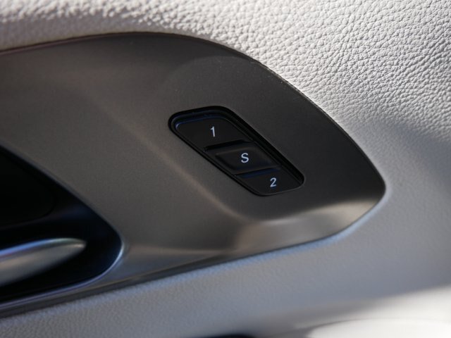 Used 2023 Chrysler Pacifica Touring-L FWD image 15