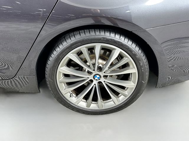 Used 2021 BMW 530i xDrive w/ Premium Package image 36