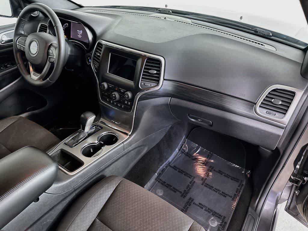 Used 2019 Jeep Grand Cherokee Laredo RWD image 30