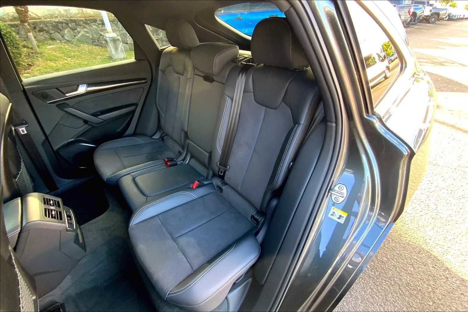 Used 2022 Audi SQ5 Premium image 29