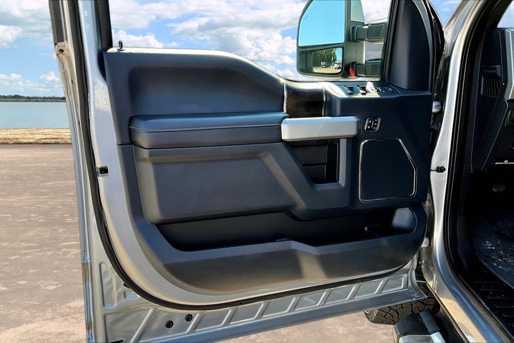 Certified 2022 Ford F250 4x4 Crew Cab Super Duty image 23