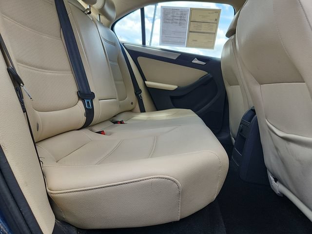 Used 2017 Volkswagen Jetta SE FWD image 30
