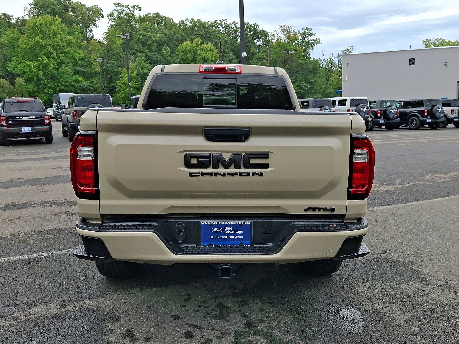 Used 2024 GMC Canyon AT4 AWD/4WD image 6