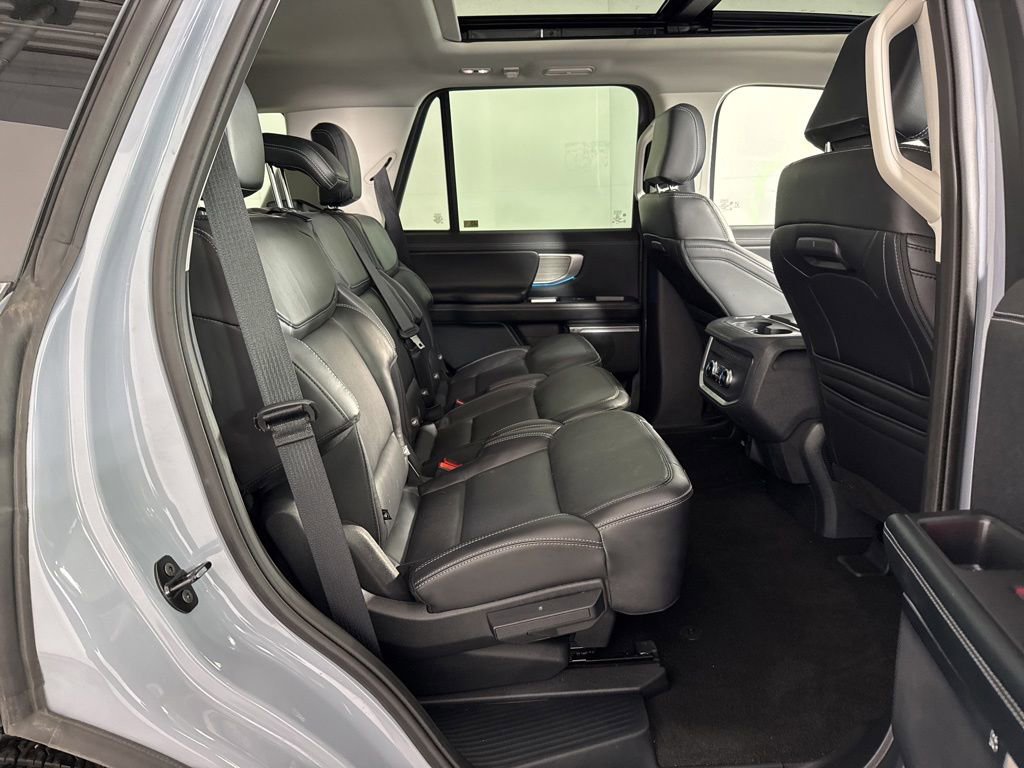 Certified 2025 Ford Expedition Platinum AWD/4WD image 19