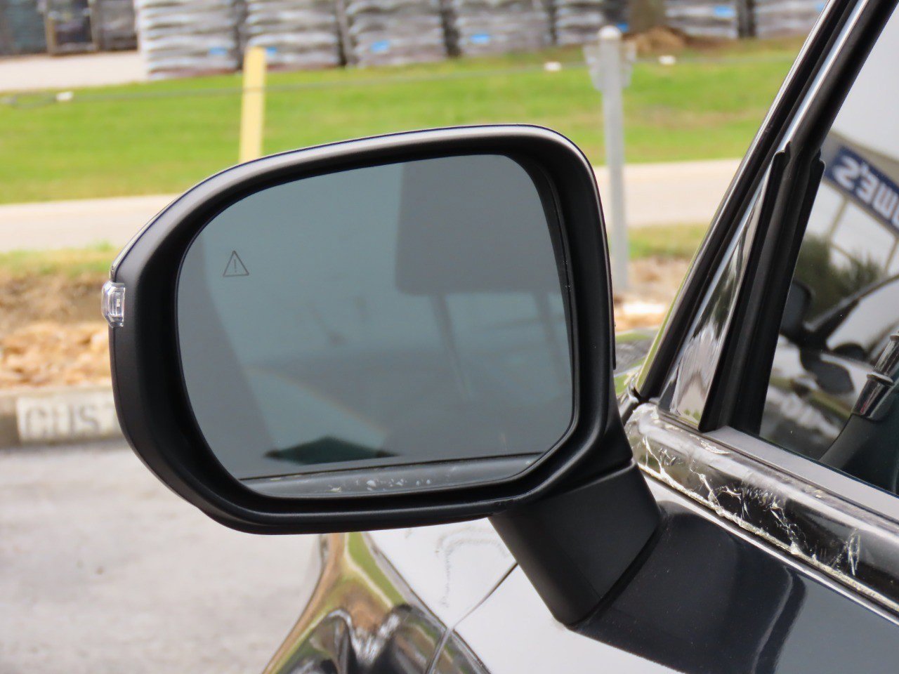 Used 2024 Kia Telluride EX w/ EX Captain's Chair Package image 19