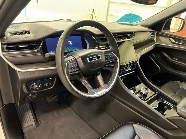Used 2024 Jeep Grand Cherokee Limited 4xe AWD/4WD image 11