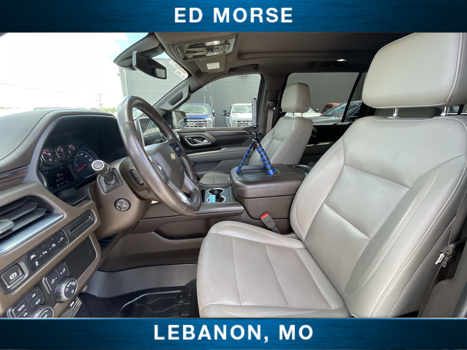 Used 2021 Chevrolet Suburban LT w/ LT Signature Plus Package AWD/4WD image 19