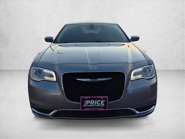 Used 2017 Chrysler 300 Limited AWD/4WD image 2