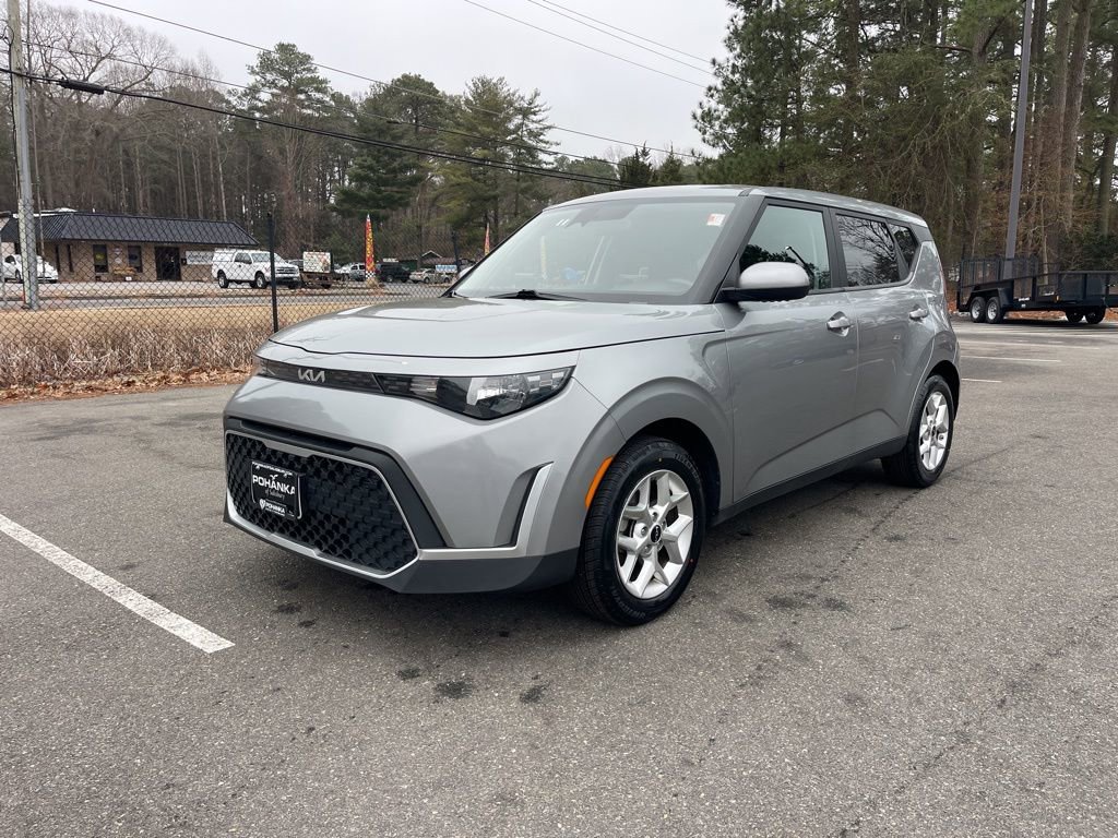 Used 2024 Kia Soul LX w/ Option Group 015 image 2