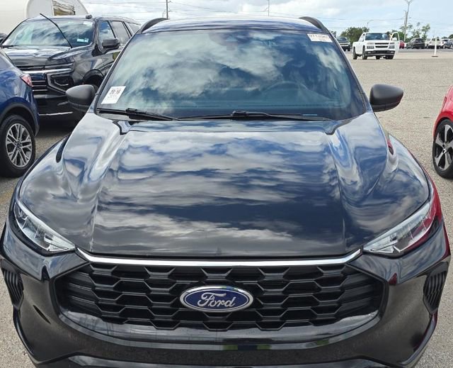 Certified 2023 Ford Escape ST-Line w/ Tech Pack #1 FWD image 3