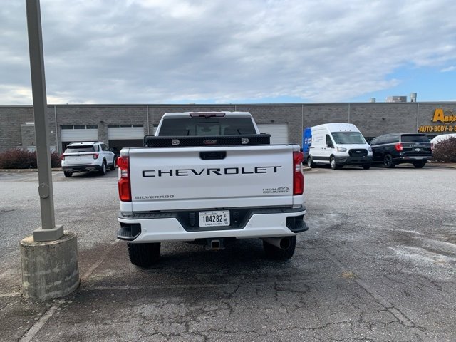 Used 2023 Chevrolet Silverado 2500 High Country w/ Z71 Off-Road Package image 3