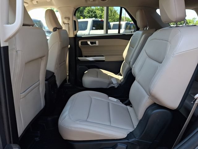 Certified 2023 Ford Explorer XLT w/ Equipment Group 202A AWD/4WD image 12