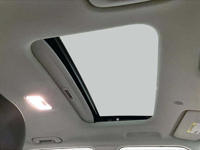 Used 2023 Hyundai Venue SEL FWD image 21