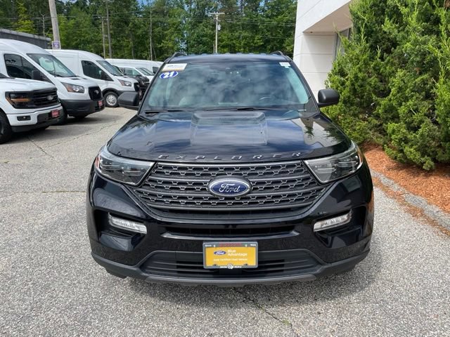 Certified 2021 Ford Explorer XLT w/ Equipment Group 202A AWD/4WD image 3