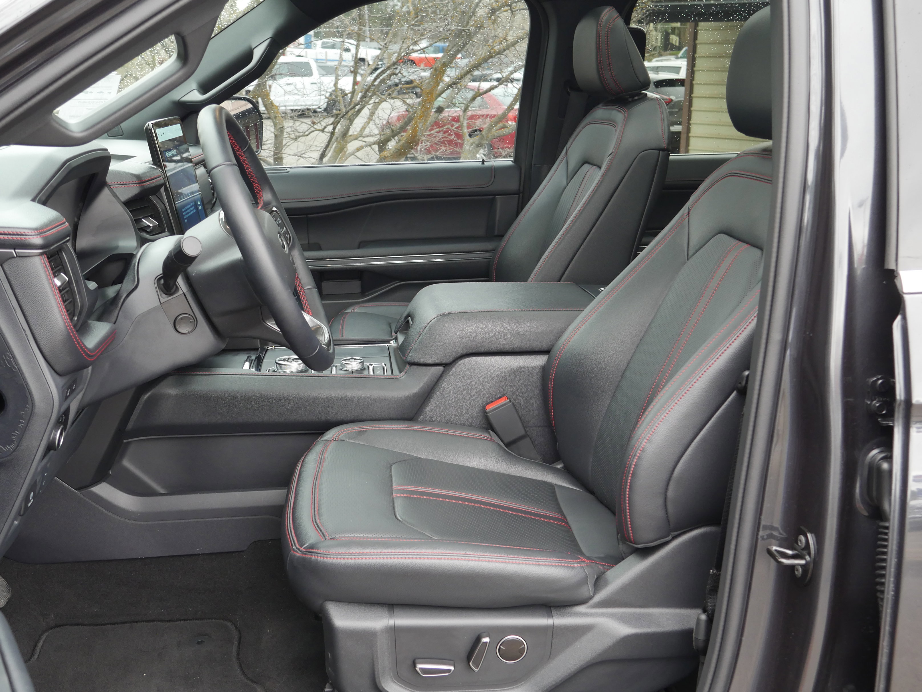 Certified 2024 Ford Expedition Limited image 10