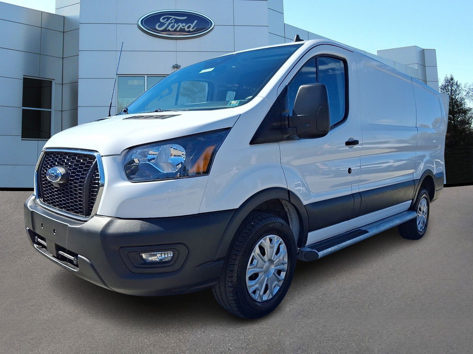 Certified 2025 Ford Transit 250 Low Roof w/ Exterior Upgrade Package RWD image 4