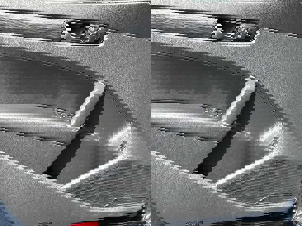 Used 2020 Volkswagen Passat 2.0T R-Line image 11