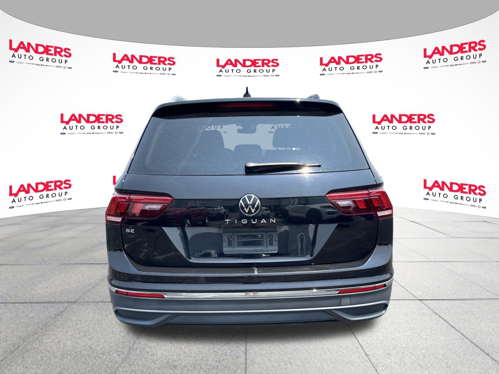 Used 2024 Volkswagen Tiguan SE FWD image 4