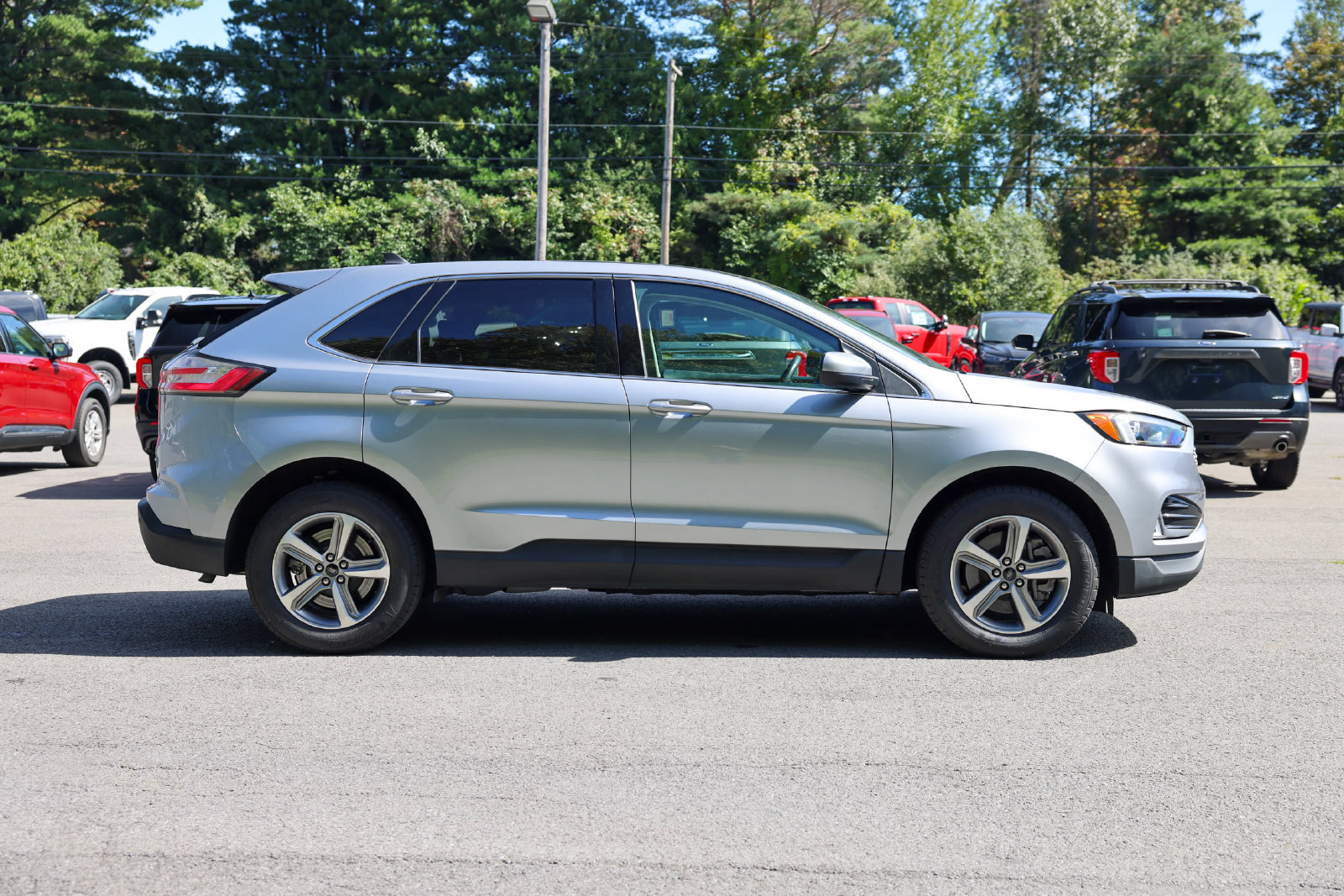 Certified 2024 Ford Edge SEL w/ Convenience Package AWD/4WD image 4
