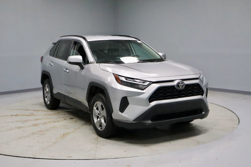 Used 2025 Toyota RAV4 XLE image 7