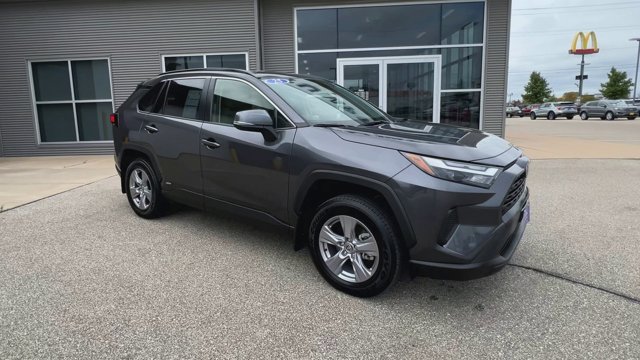 Used 2025 Toyota RAV4 XLE AWD/4WD image 3