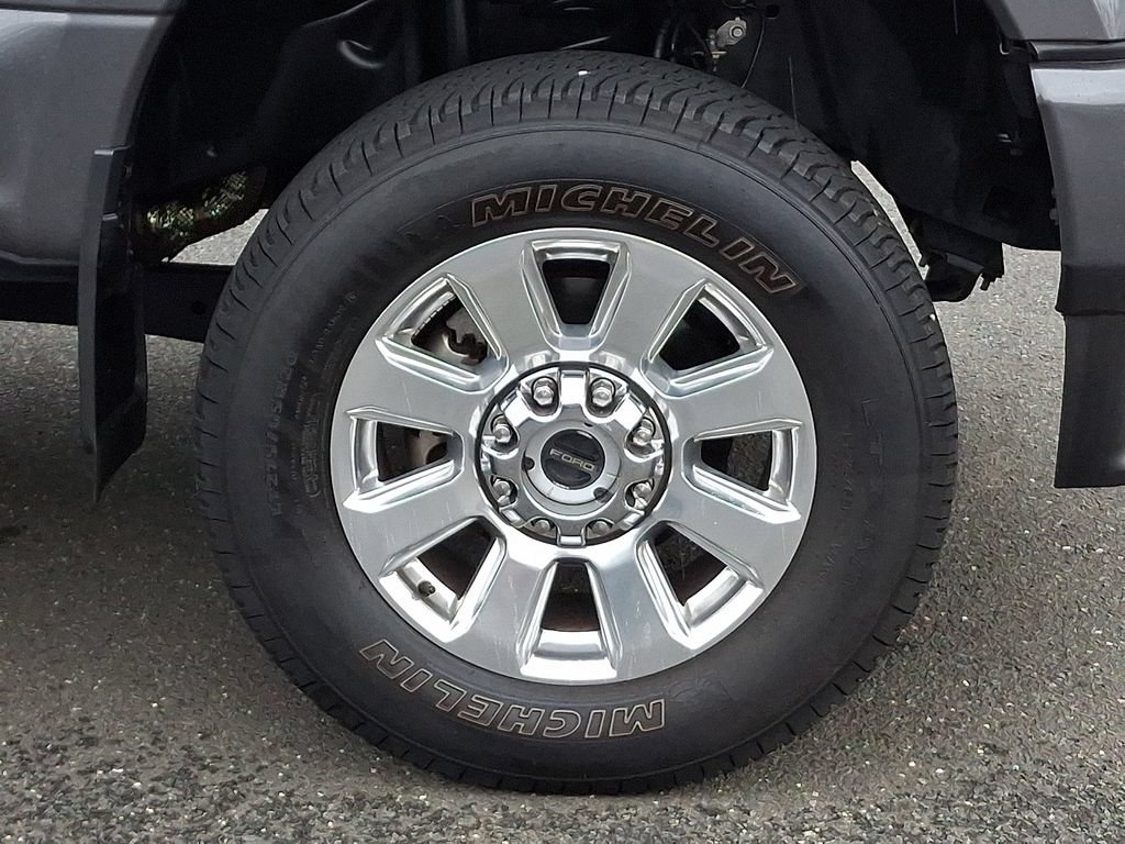 Certified 2022 Ford F350 Platinum w/ FX4 Off-Road Package AWD/4WD image 8